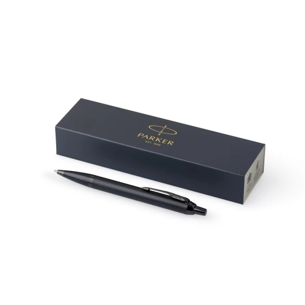 Czarny długopis Parker IM z grawerem logo w pudełku