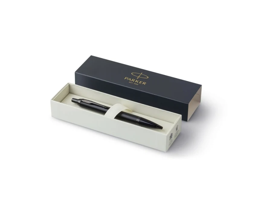Czarny długopis Parker IM z grawerem logo w pudełku