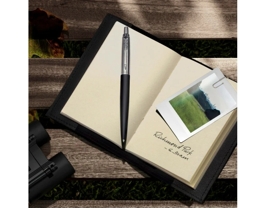 Czarny długopis Parker Jotter XL z grawerem logo