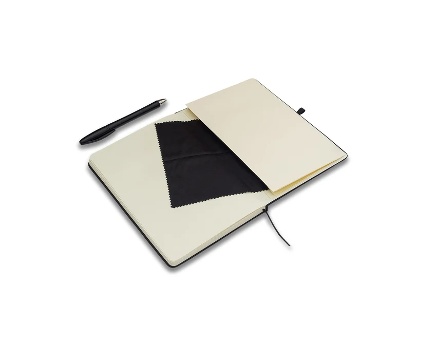 Czarny notes A5 z tablicą suchościeralną i logo firmy