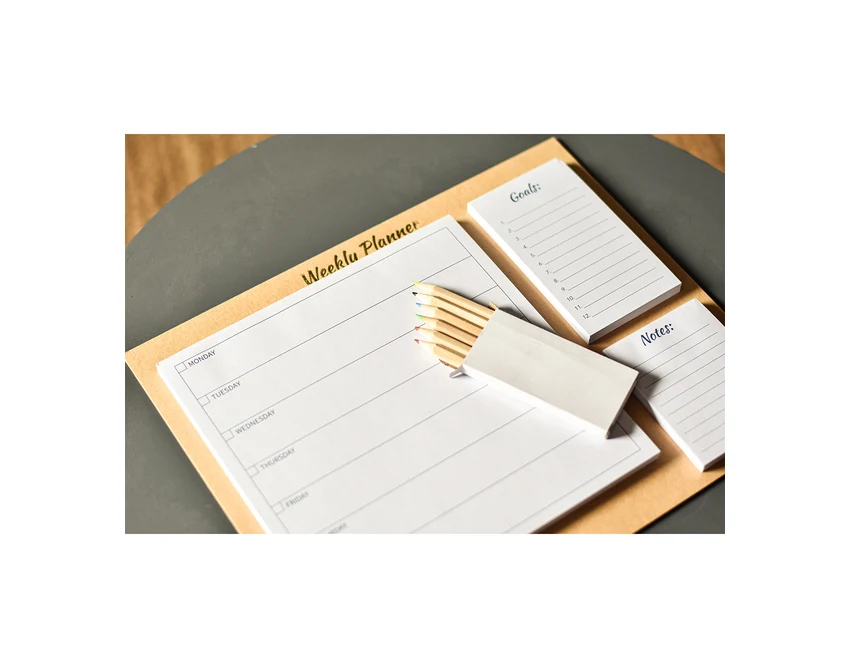 Beżowy planner Shu A4 z logo – organizer biurkowy, 80 stron