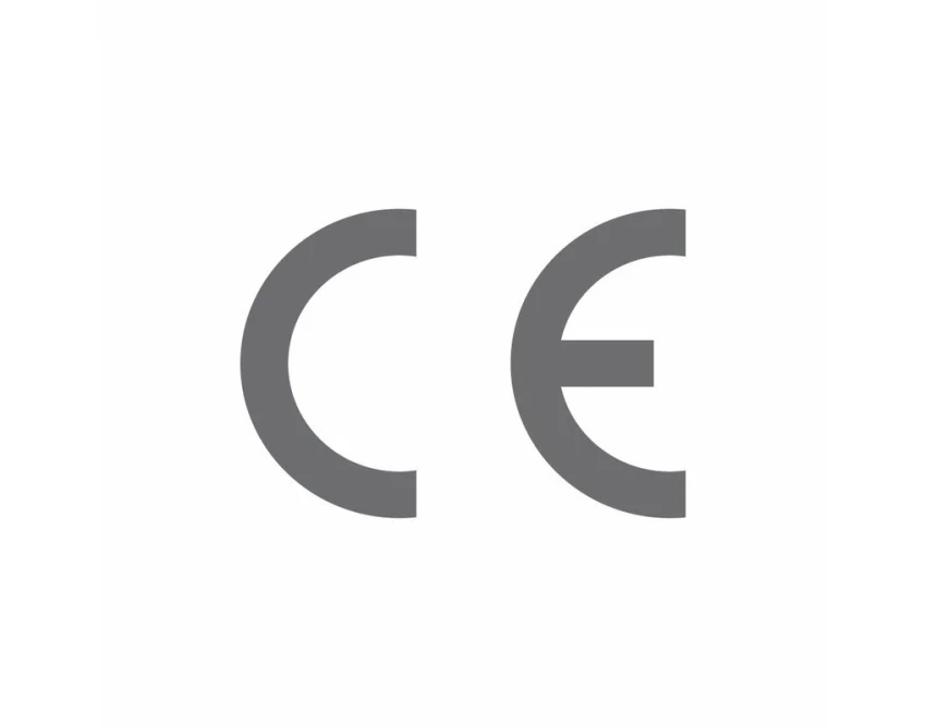 Brązowy pluszowy brelok miś z logo – gadżet dla dzieci