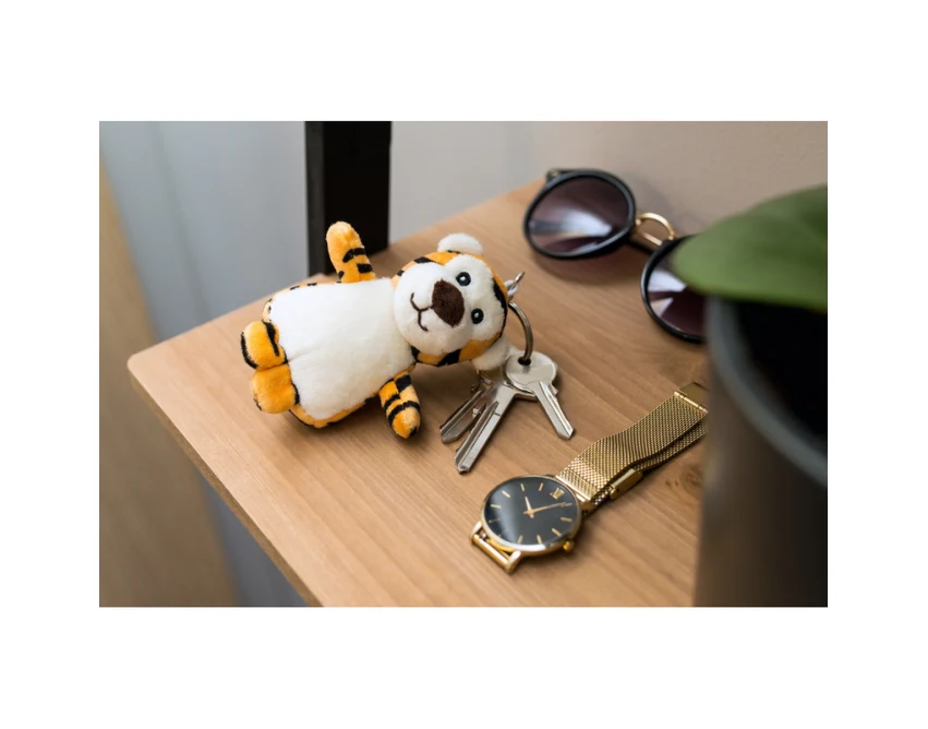 Pluszowy brelok tygrys pomarańczowy z logo firmy