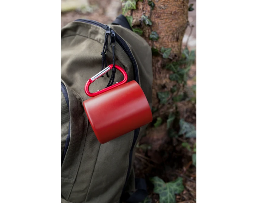 Oliwkowy kubek metalowy 280ml z karabińczykiem i grawerem