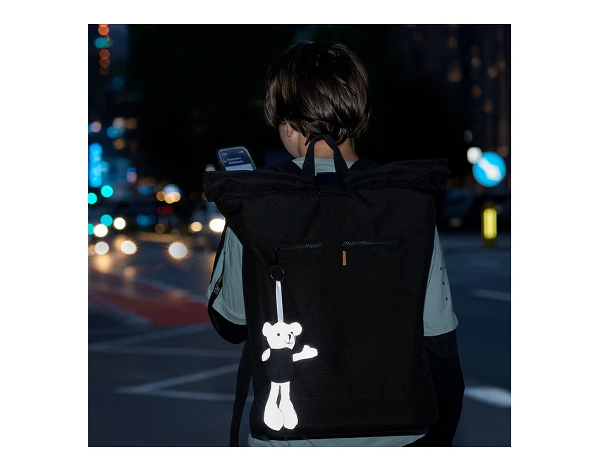 Czarny brelok pluszowy miś odblaskowy z logo dla dzieci