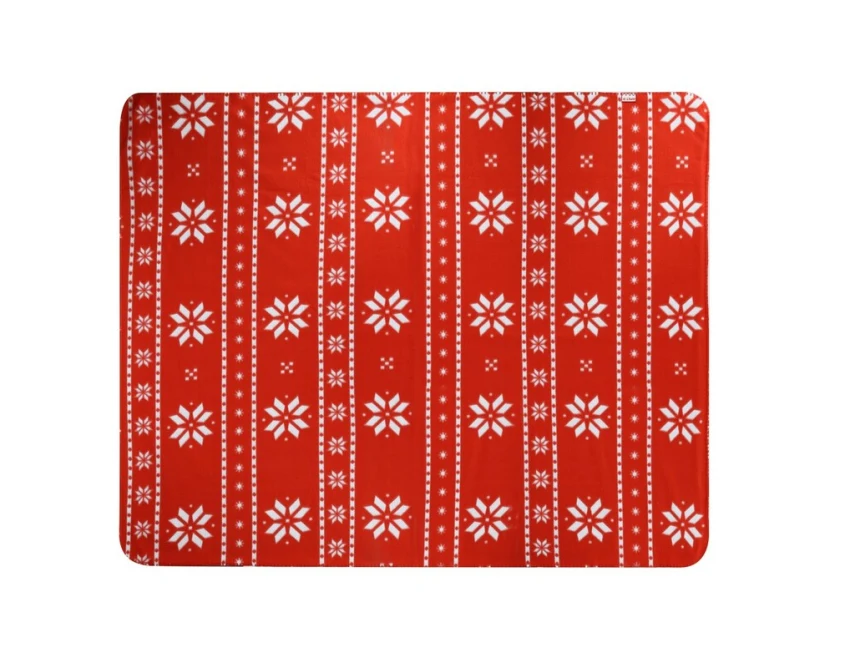 Czerwony koc RPET z logo – świąteczny gadżet firmowy