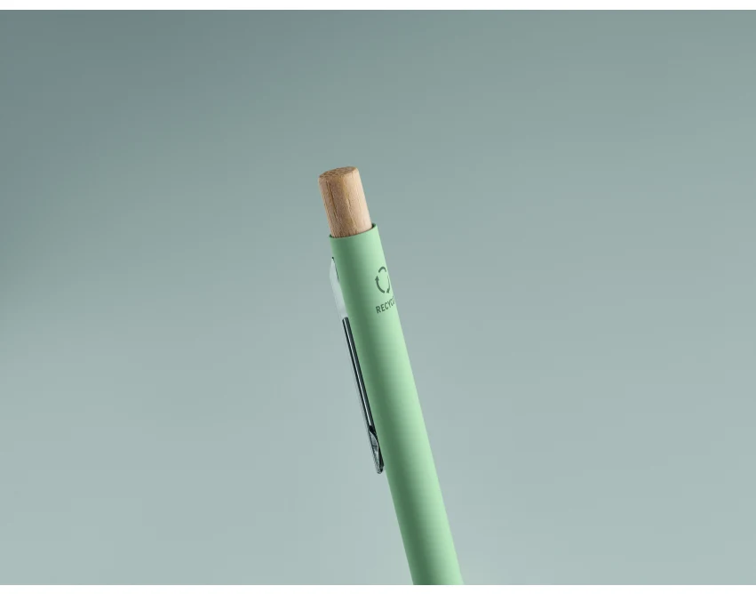 Miętowy długopis reklamowy Bergamo z recyklingu aluminium