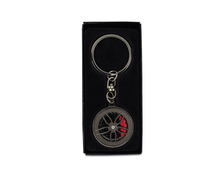 Brelok felga srebrny z grawerem logo w czarnym pudełku