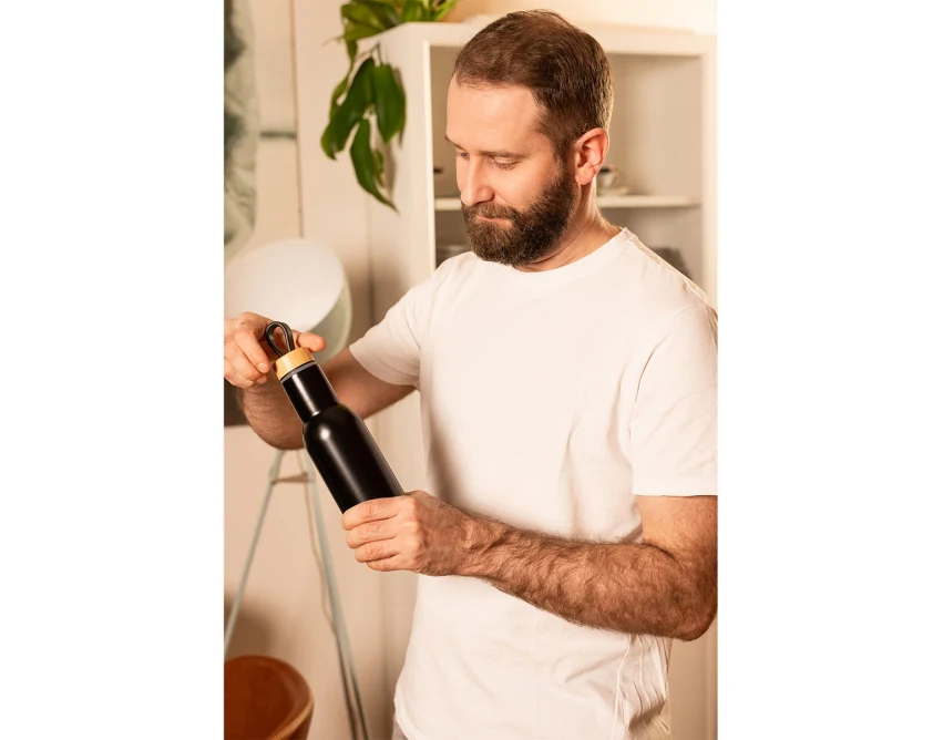 Czarna butelka termiczna 400 ml z bambusową zakrętką