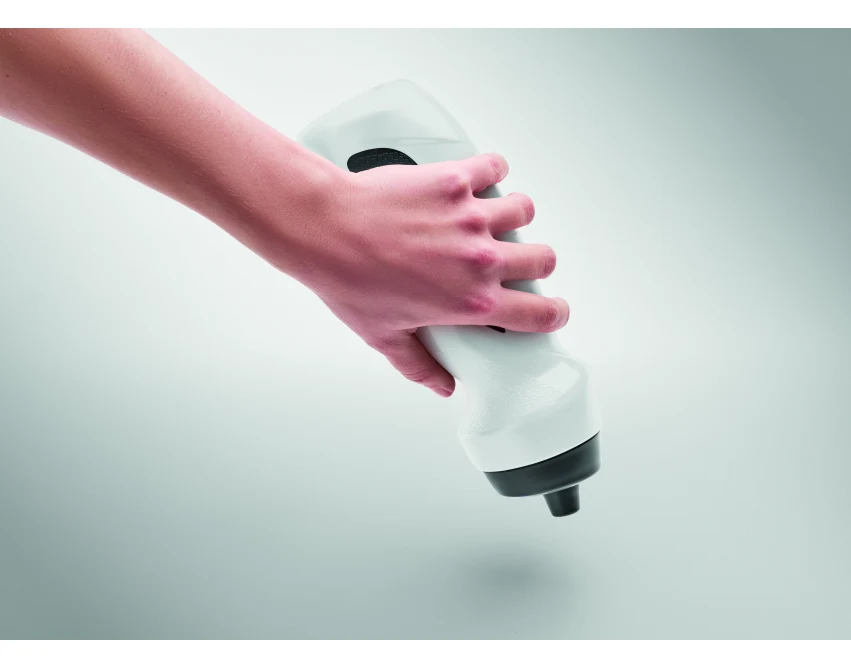 Biały bidon sportowy 700 ml z logo i czarnym panelem LDPE