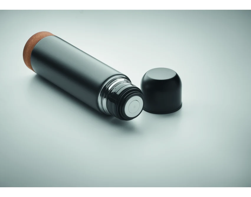 Czarny termos Aventur 500 ml z logo, stal z recyklingu