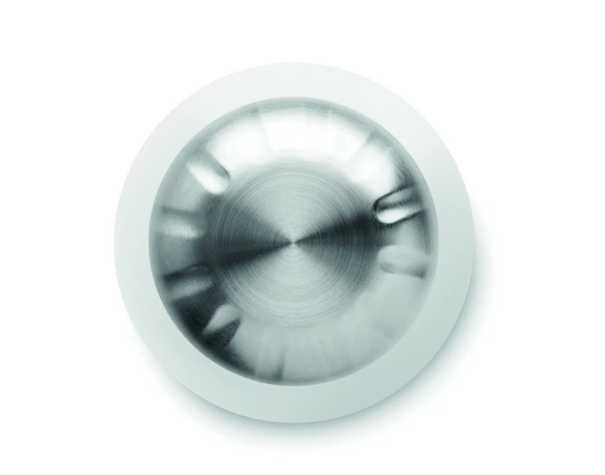 Biała butelka termiczna 500 ml z korkiem i logo firmy