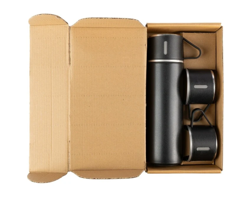 Czarny termos 420 ml z logo + 3 kubki – zestaw biznesowy