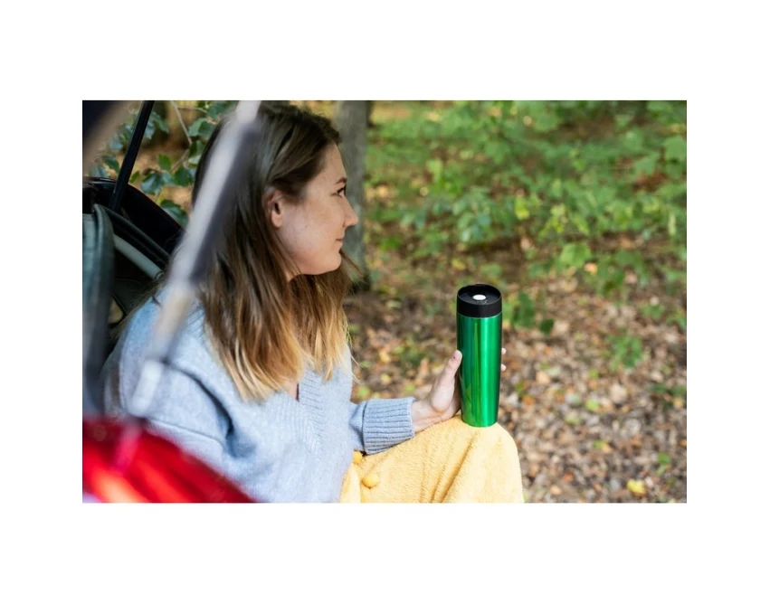 Czerwony kubek termiczny 500 ml z grawerem logo firmy