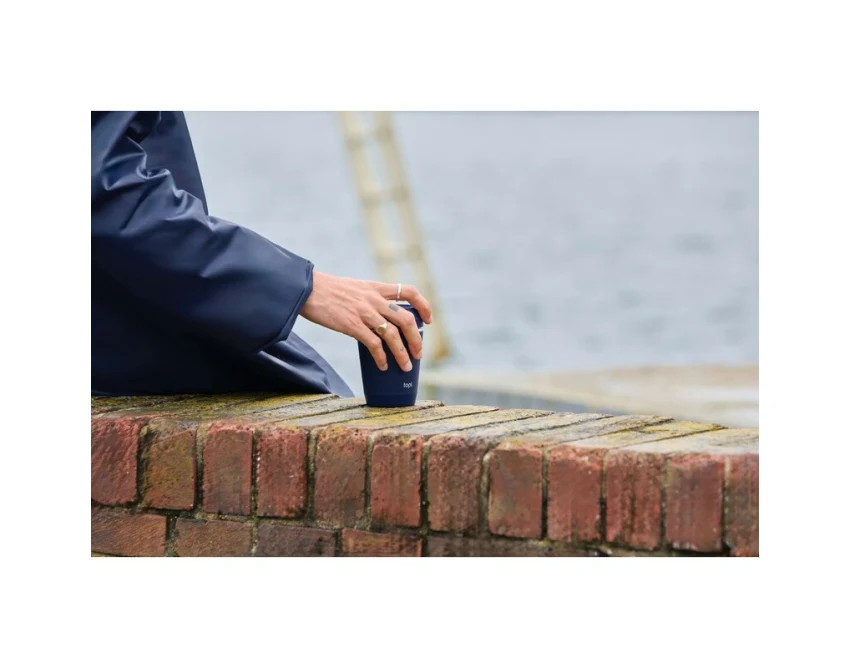 Granatowy kubek termiczny 236 ml z grawerem logo Topl