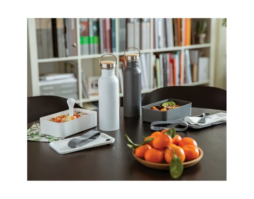 Biały bidon sportowy 700 ml z bambusową zakrętką i nadrukiem