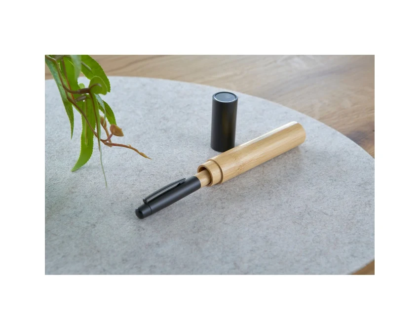 Srebrny długopis bambusowy z grawerem logo w tubie