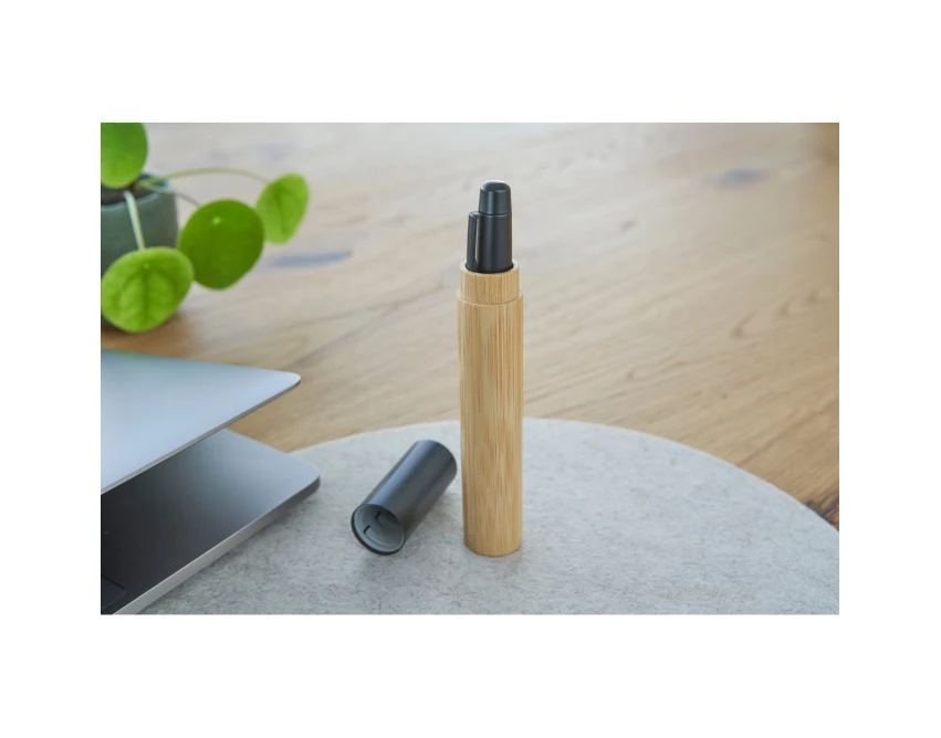 Srebrny długopis bambusowy z grawerem logo w tubie