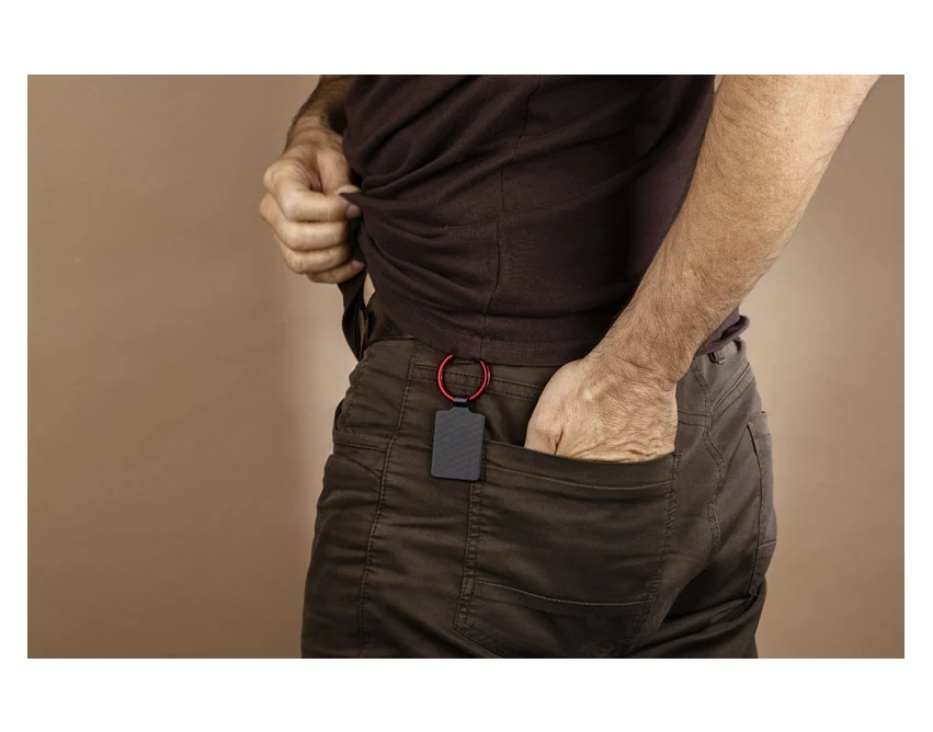 Brelok metalowy z grawerem logo – czerwony, premium COLORS