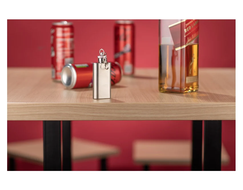 Brelok piersiówka FLASIK 50 ml srebrny z grawerem logo