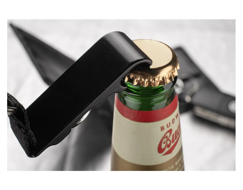 Czarny metalowy brelok JOGO 3w1 z żetonem i otwieraczem