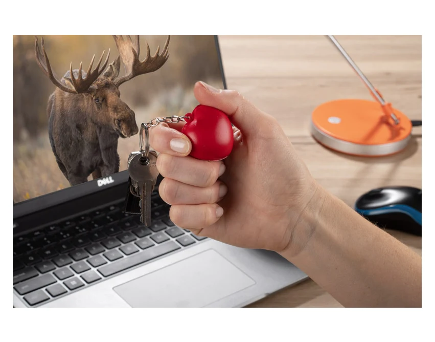 Czerwony brelok antystresowy serce z logo – poliuretan