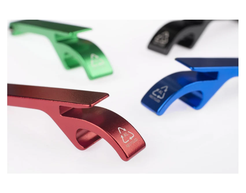 Czerwony brelok rALI z otwieraczem i logo – eko aluminium