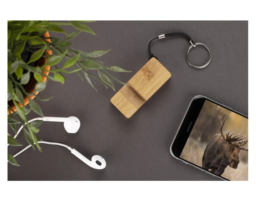 Bambusowy brelok stojak do telefonu PENDE brązowy z logo