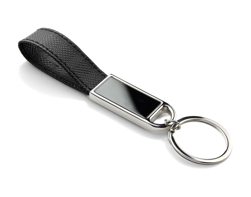 Czarny brelok STRAP metalowy z ekoskóry z grawerem logo