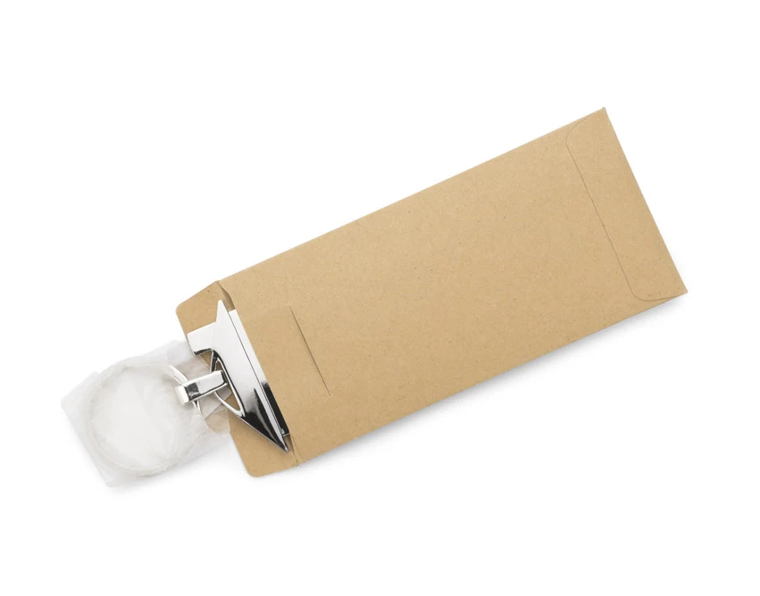 Srebrny brelok domek CASA z grawerem logo – metalowy