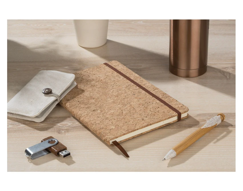 Notes korkowy CORA A5 z logo – naturalny, 70 kartek