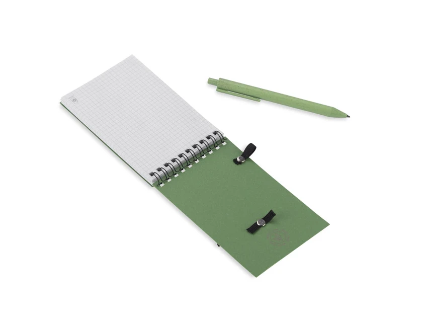 Zielony notes eko A6 z długopisem z logo – TRESA