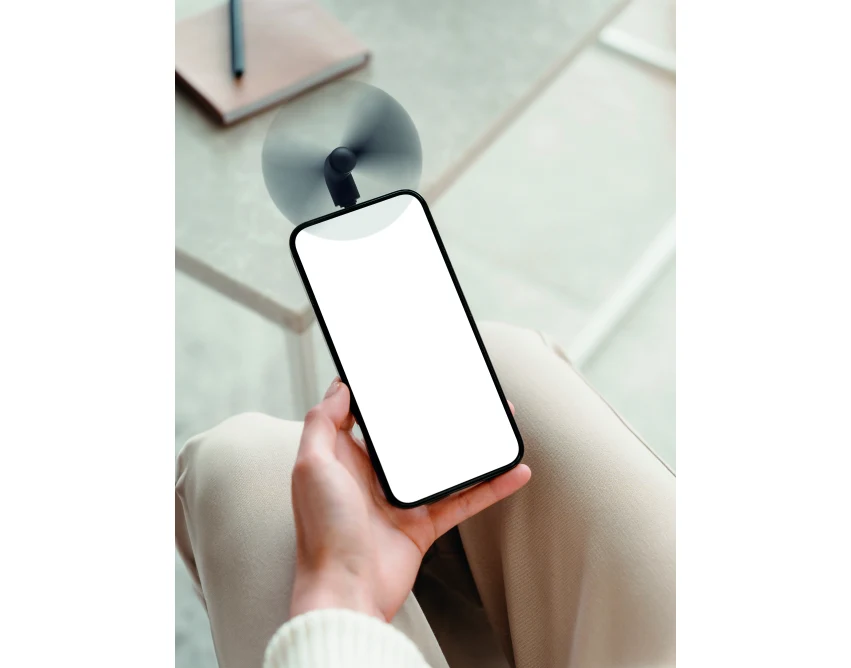 Czarny mini wentylator USB-C z logo firmy – Phan