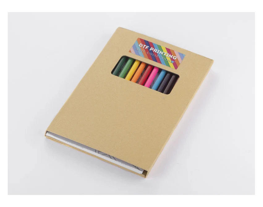 BETSO – ekologiczny notes i 12 kredek z logo w kraftowej okładce