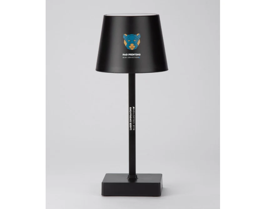 Czarna lampka biurkowa LED VIDIA USB z logo firmy
