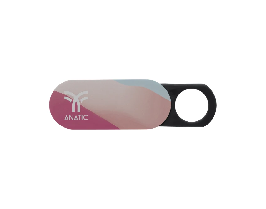Czarna osłona na kamerę z logo – plastikowa, reklamowa