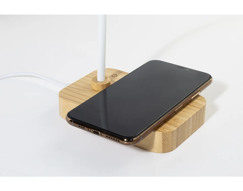 Bambusowa lampka biurkowa USB z ładowarką QI i logo