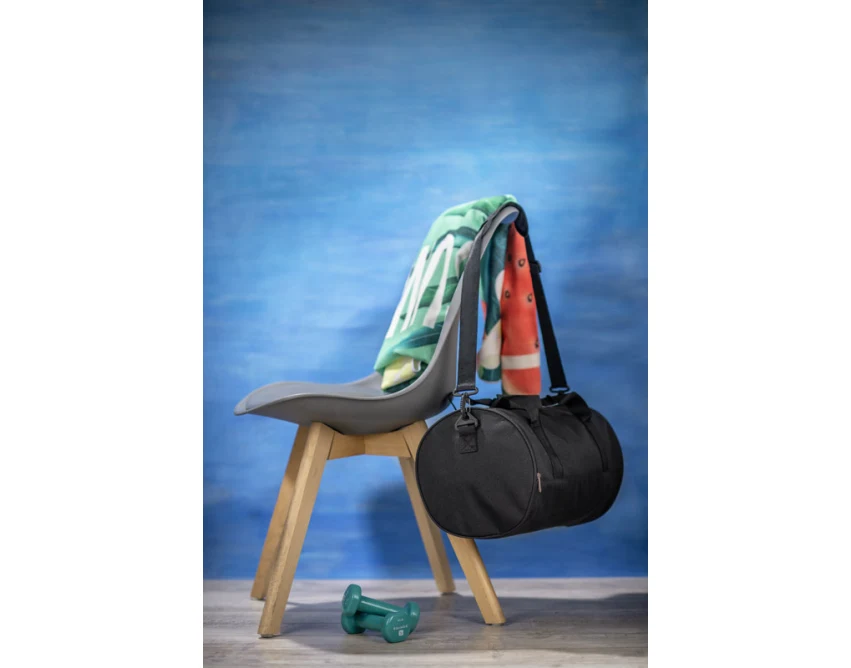 Czarna torba sportowa ATHLEX z logo firmy – reklamowa, wodoodporna, poliester