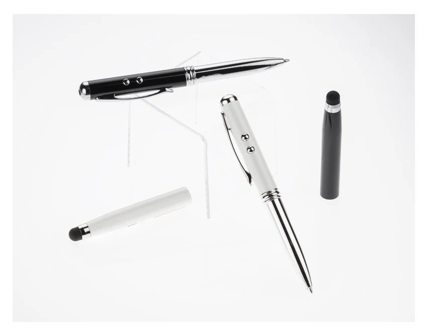Czarny metalowy długopis 4w1 QUATRO z laserem, latarką i touch pen – gadżet reklamowy