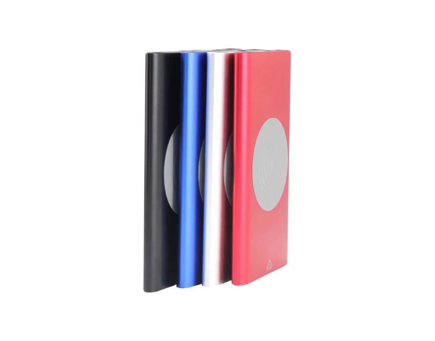 Powerbank z ładowaniem bezprzewodowym z recyklingu
