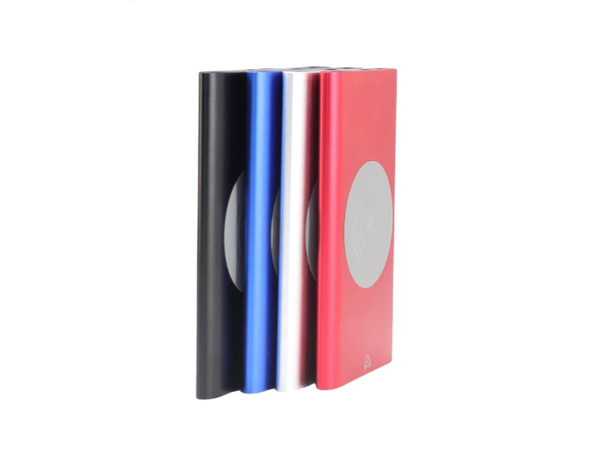 Powerbank z ładowaniem bezprzewodowym z recyklingu