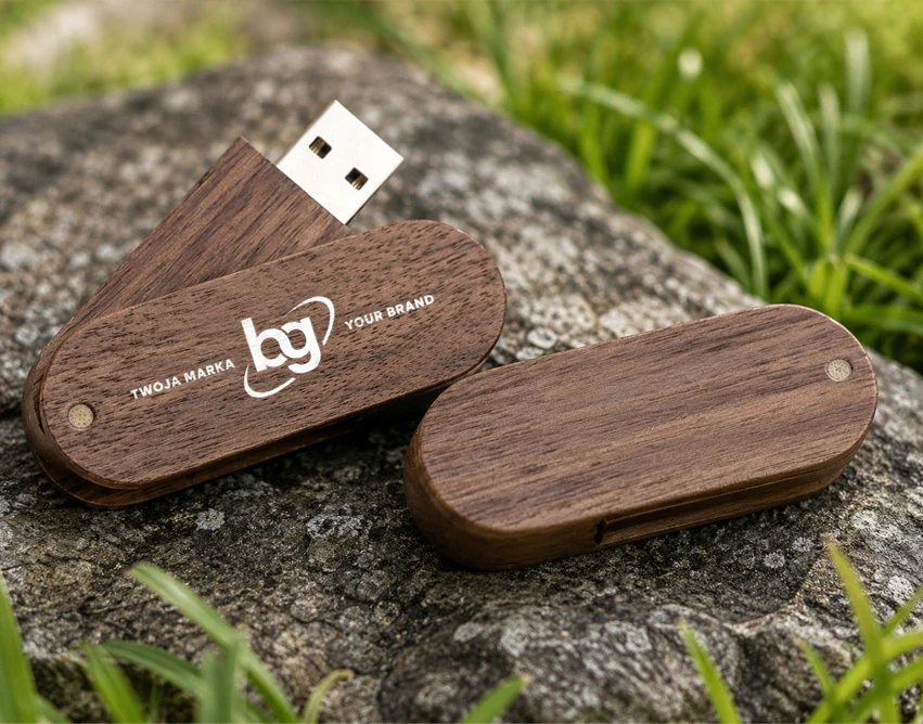 Pendrive drewniany ciemny brąz USB 3.0 z grawerem logo
