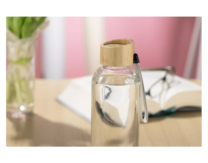 VITRO butelka szklana do wody 650 ml z bambusem