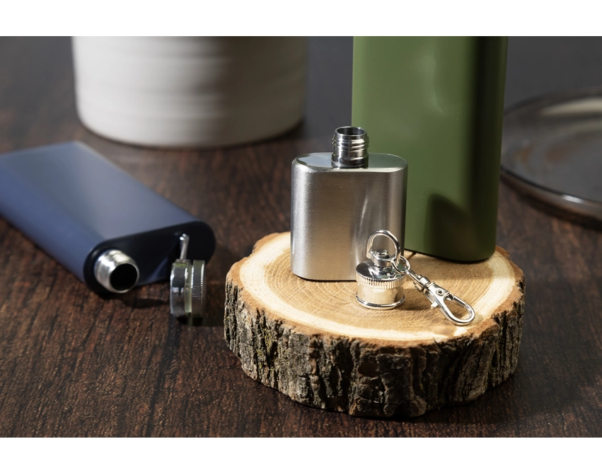 Piersiówka personalizowana 30 ml – srebrny brelok