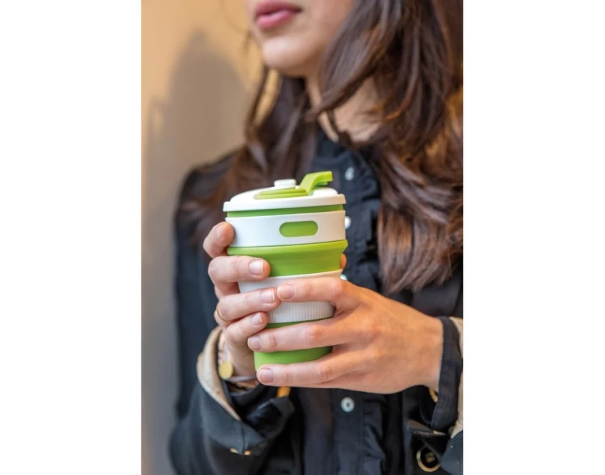 Zielony składany kubek silikonowy 350 ml z Twoim logo