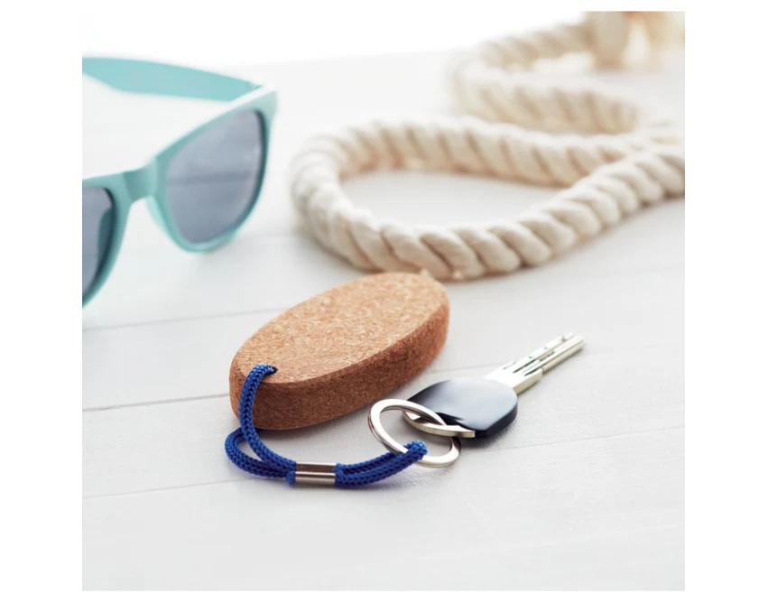 Brelok korkowy pływający z niebieskim sznurkiem i logo