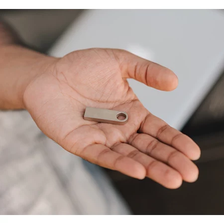 Dlaczego na pendrive jest mniej miejsca?