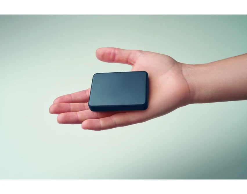 Granatowy power bank 5000 mAh z logo PD 20W, recykling ABS