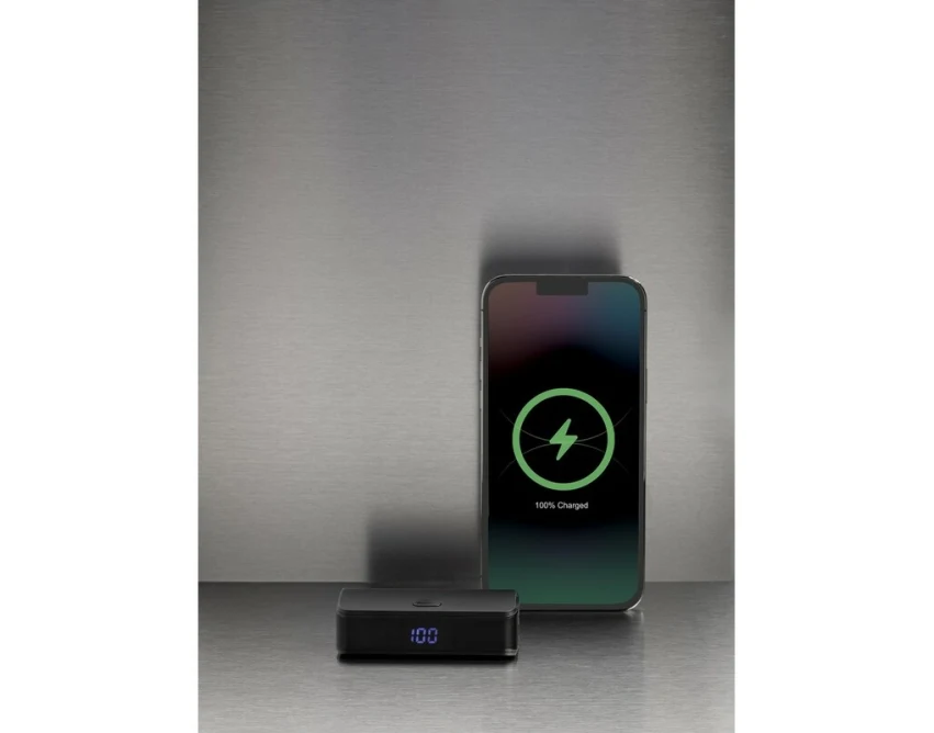 Czarny power bank 5000 mAh 20W USB-C PD z logo RABS