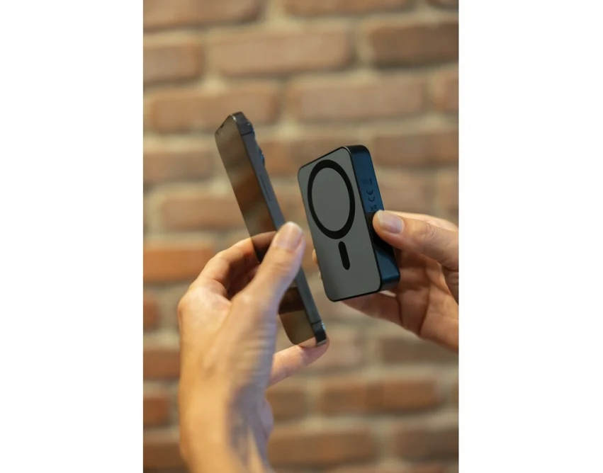 Czarny power bank 10000 mAh RABS z logo – Amporia